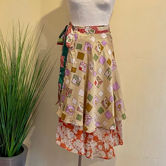 ENWRAPTURE VINTAGE NWT Silk Wrap Reversible Skirt - Picture 6 of 6
